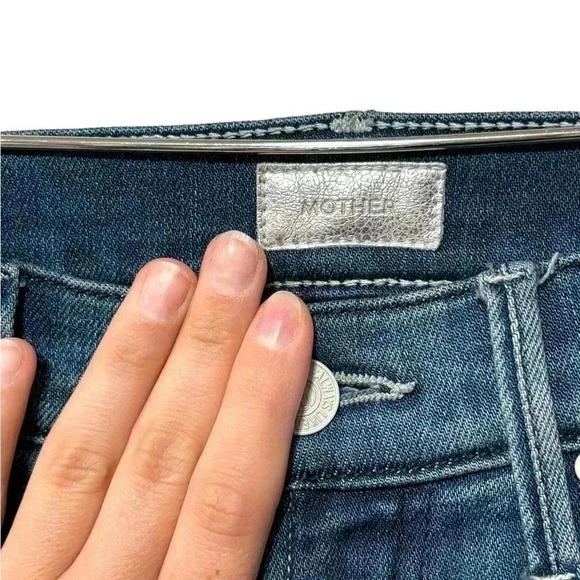 MOTHER The Insider Crop Step Fray High Rise Jeans in Crack the Whip Blue Size 25 - Picture 5 of 7